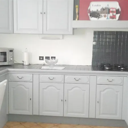 Apartment With 2 Bedrooms In Le Bugue With Private Pool Furnished Garden And Wifi 10 Km From The Beach Appartement *